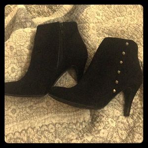 Sz 7 Lauren Conrad Black Stud Booties 💃🏼